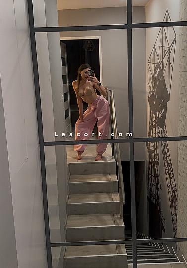 Maya - Girl escort in Zurich