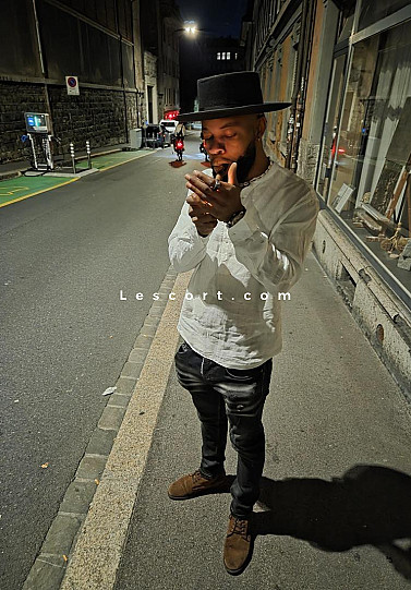 Chris - Girl Escort in Lausanne