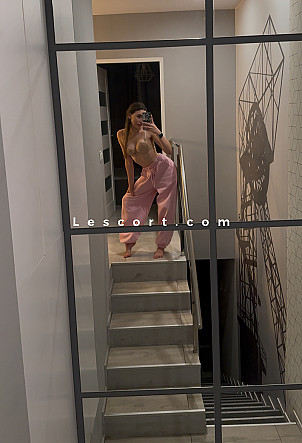 Maya - Girl Escort in Zürich